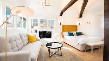 Superior Studio Suite | 2 bedrooms, blackout drapes, soundproofing, iron/ironing board