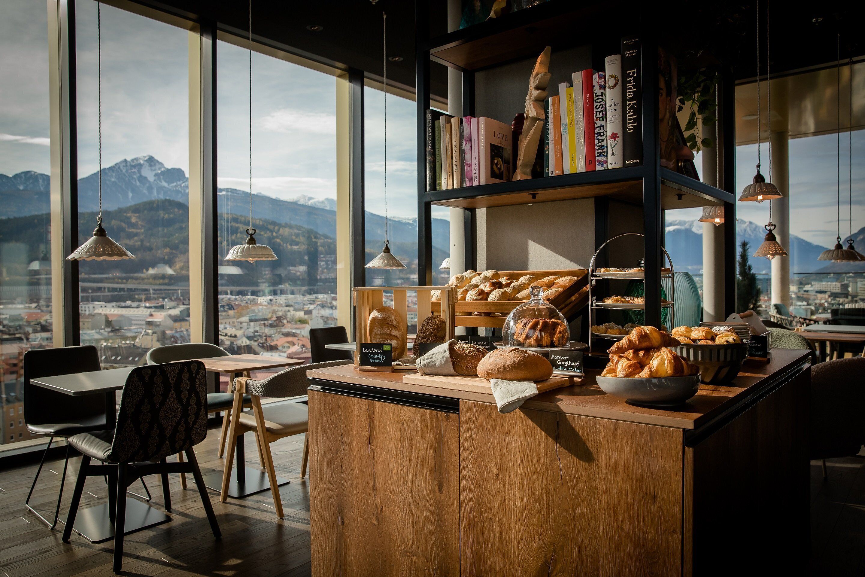 Desayuno buffet todos los días (con cargo) 
