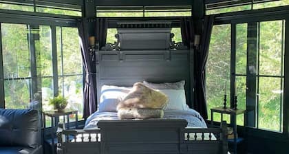 NEW!!! FOREST GAZEBO BY PRIVATE LAKE-Peace&Privacy