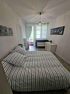 2 Schlafzimmer, Schreibtisch, Bügeleisen/Bügelbrett, kostenloses WLAN