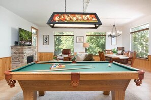 Game room - 1 Mile to PF/ 7miles to Gburg/Pools/Pool Table (Pigeon Forge)