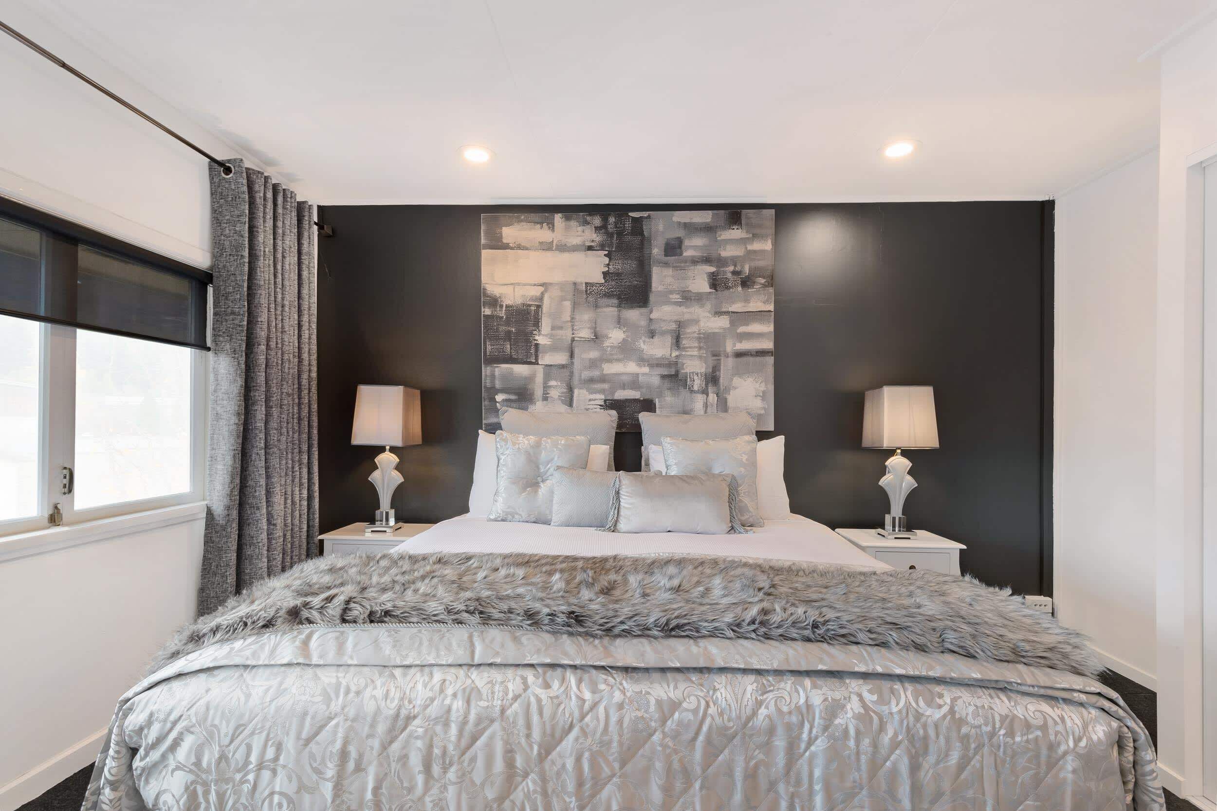 2 bedrooms, desk, iron/ironing board, travel cot