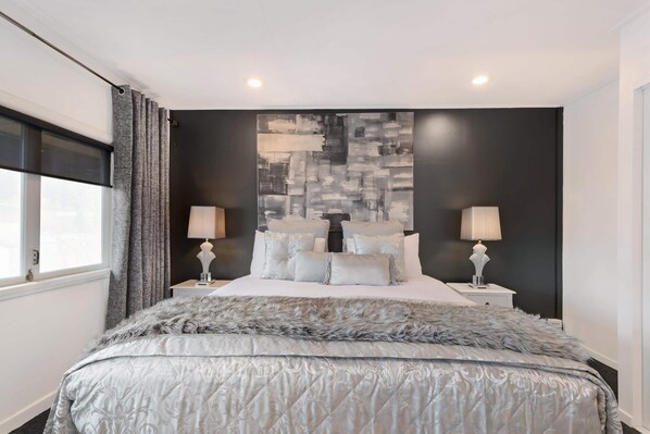 2 bedrooms, desk, iron/ironing board, travel crib