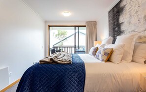 2 bedrooms, iron/ironing board, travel cot, WiFi