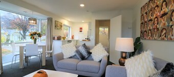 CENTRAL CITY APARTMENT, FREE PARKING, BAY VIEWS