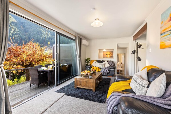 Smart TV, books, offices