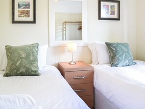 3 bedrooms, free WiFi, bed sheets - The Dairyman’s Cottage (York)