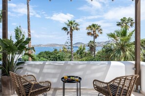 Deluxe Double Room, Balcony, Sea View | Balcony