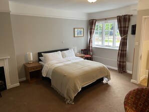 Family Triple Room, Ensuite - The Swan Inn (Newbury)
