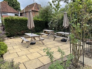 Garden - The Swan Inn (Newbury)