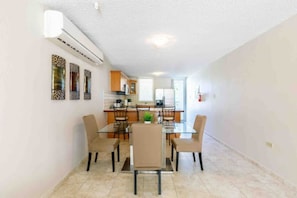 Dining - Playa El Combate, Perfect Place Garden Pool front!/Weekly and monthly discount! (Cabo Rojo)