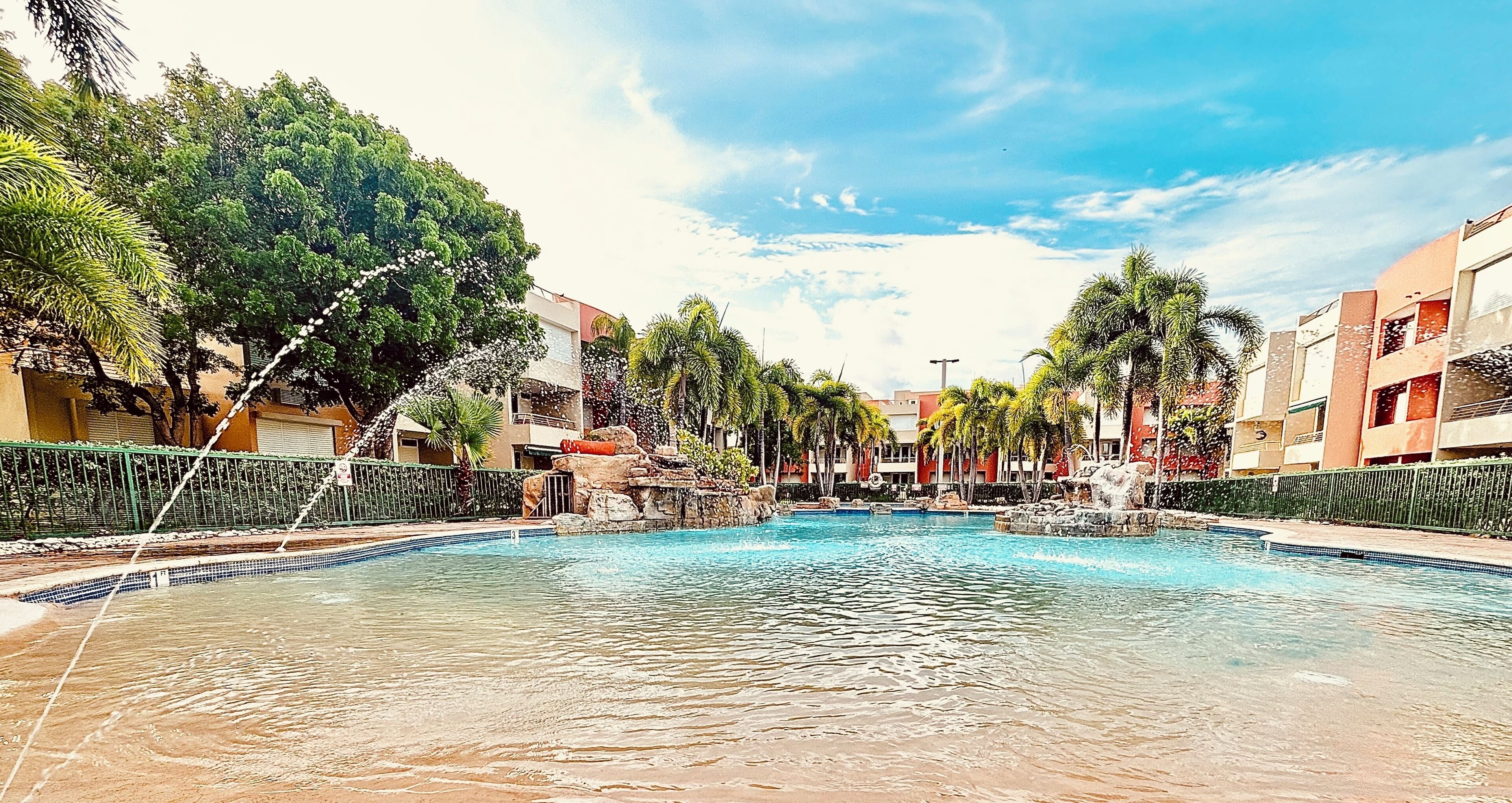 حمّام سباحة خارجي