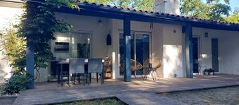 Large house with 2785 m2 of garden between Bordeaux and the Ocean - Heated swimming pool