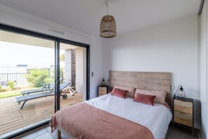 2 bedrooms, iron/ironing board, free WiFi