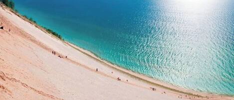 Liegestühle, Strandtücher