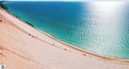 Cheerful three bedroom on beautiful Platte River