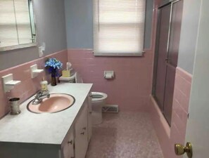 Shower - Mettatuxet Beach Escape (Narragansett)