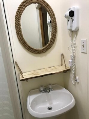 Bathroom - auberge maison gagne (Tadoussac)