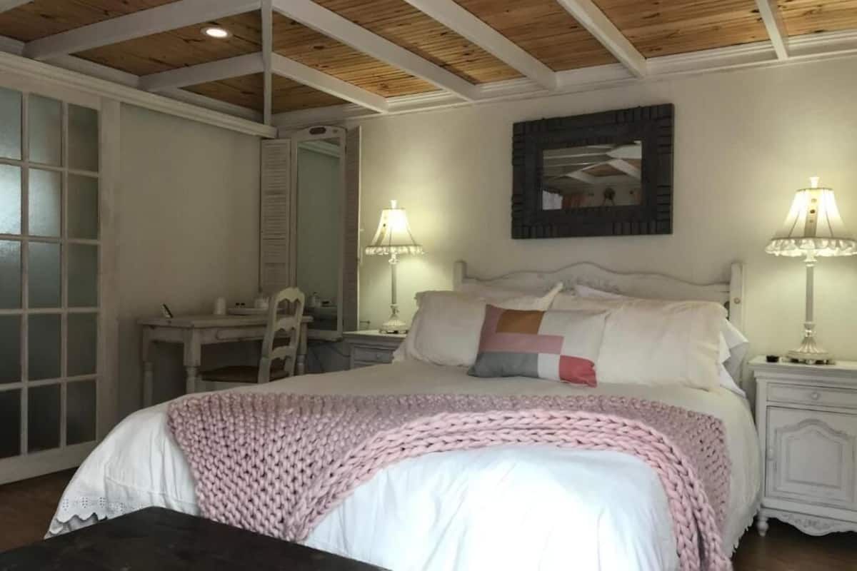 Deluxe Room | Individually decorated, free WiFi