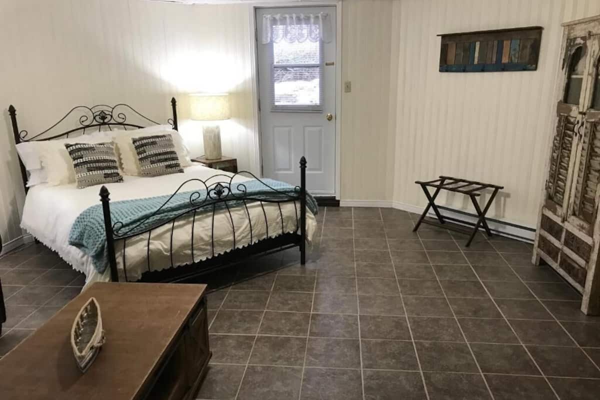 Chambre - rez de jardin | Individually decorated, free WiFi