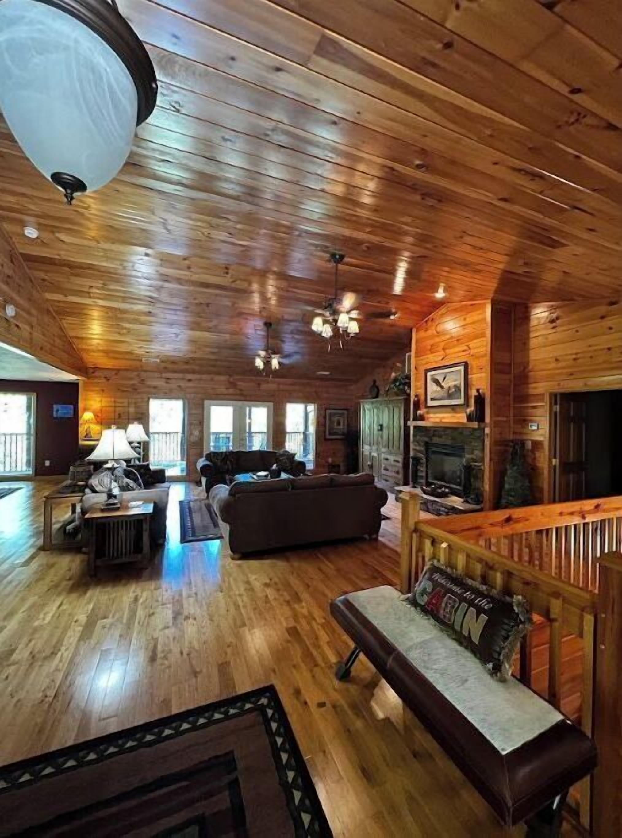 Smart TV, fireplace, DVD player, ping pong