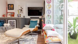 3 bedrooms, iron/ironing board, bed sheets - Swanky Apartment in Bethnal Green With Garden (London)