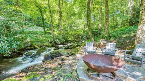 Immerse Yourself with Calming Sounds of the Creek. Your Perfect Hideaway Awaits!