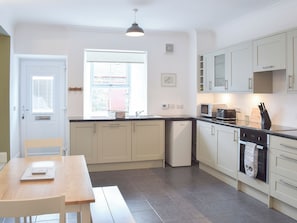 Dishwasher, highchair, freezer - Dairy Cottage - UK39522 (Maybole)
