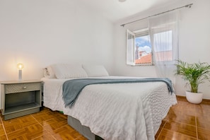3 bedrooms, free WiFi, bed sheets
