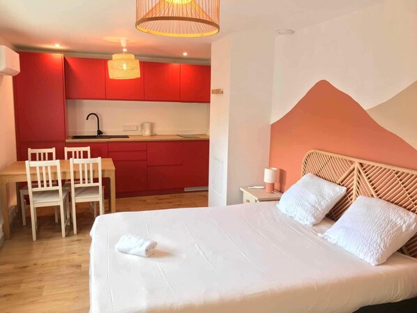 Departamento | Escritorio, espacio para trabajar con laptop y insonorización 