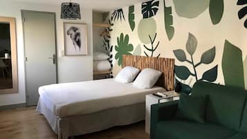 Apartment | 1 bedroom, desk, laptop workspace, soundproofing