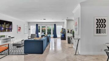 TV connectée, jeux vidéo, espaces bureaux