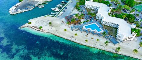 المنشأة من الخارج