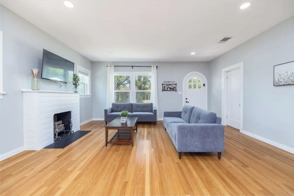 تلفزيون ذكي، ألعاب فيديو، مشغل دي في دي، تنس طاولة