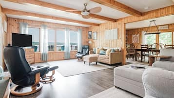 Smart TV, fireplace, ping pong