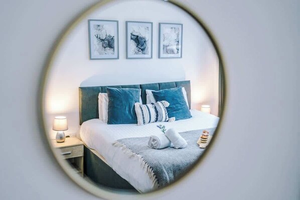 2 chambres, fer et planche à repasser, Wi-Fi, draps fournis