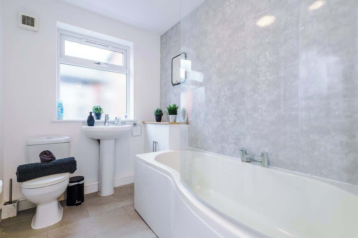 Douche, sèche-cheveux