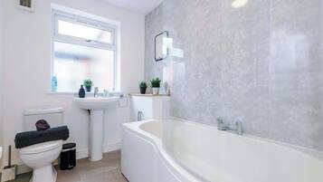 Douche, sĂšche-cheveux