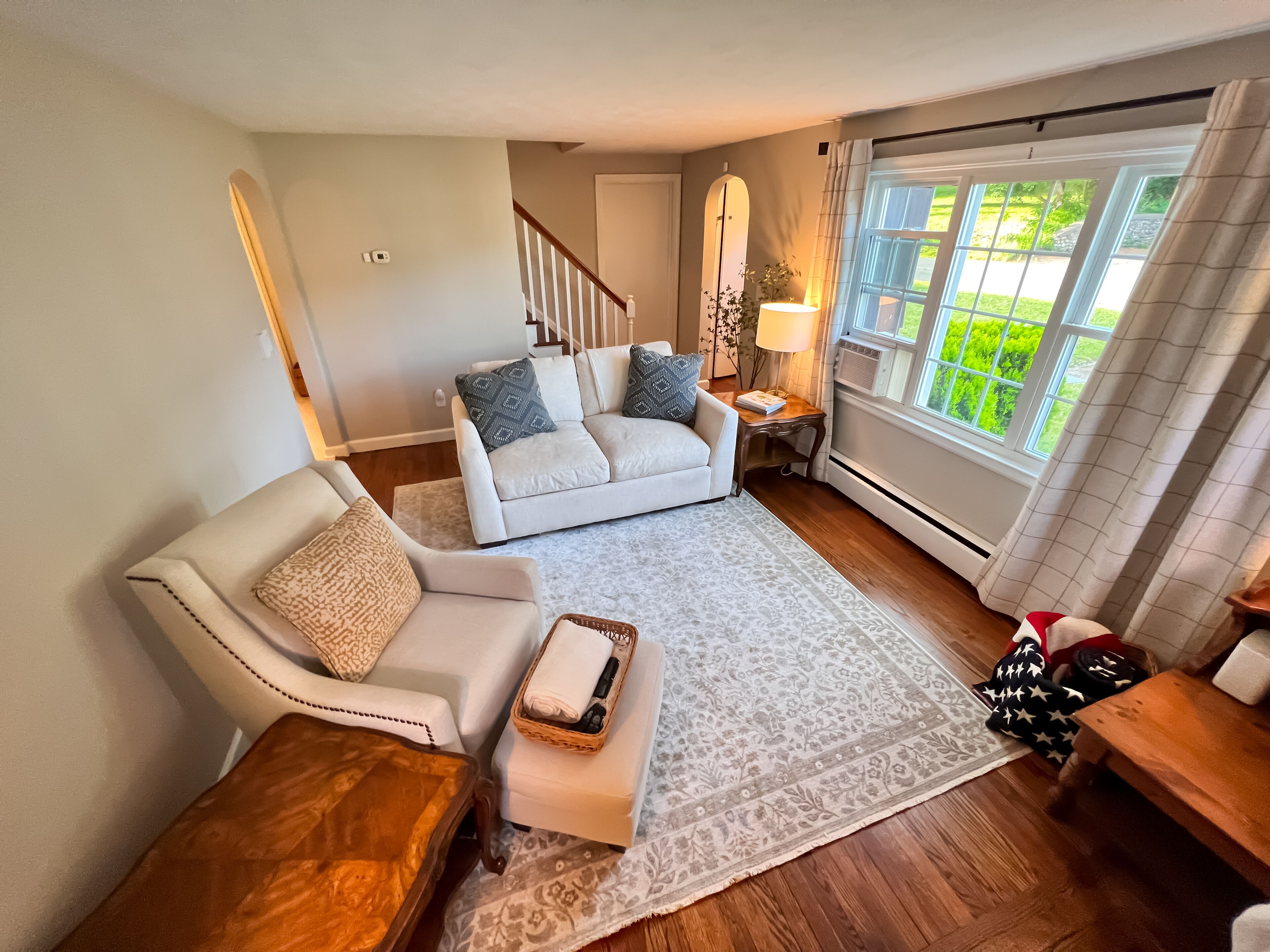 TV connectée, baby-foot, chaîne hi-fi