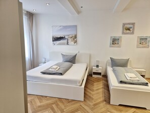 2 bedrooms, iron/ironing board, free WiFi, bed sheets