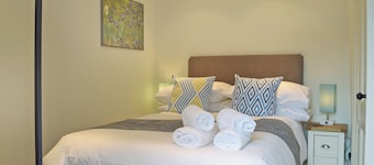 5 bedroom accommodation in New Quay
