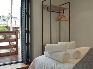 5 chambres, accès au Wi-Fi (inclus), literie fournie