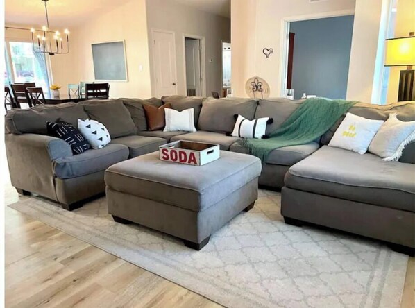 Smart TV, reproductor de DVD y libros 