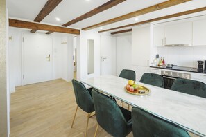 豪華公寓 | 房內用餐區