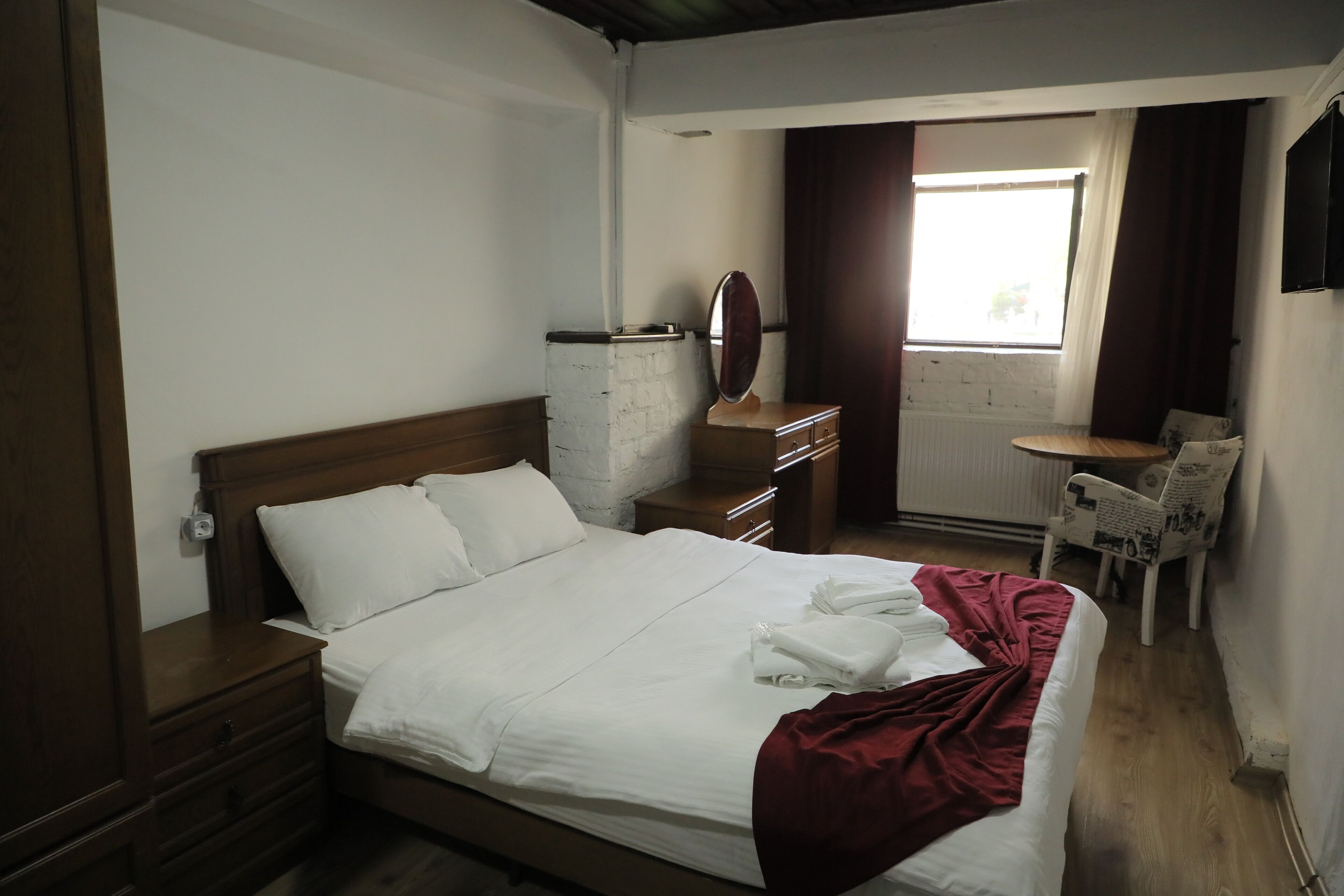 Standard Studio | Premium bedding, free WiFi, bed sheets