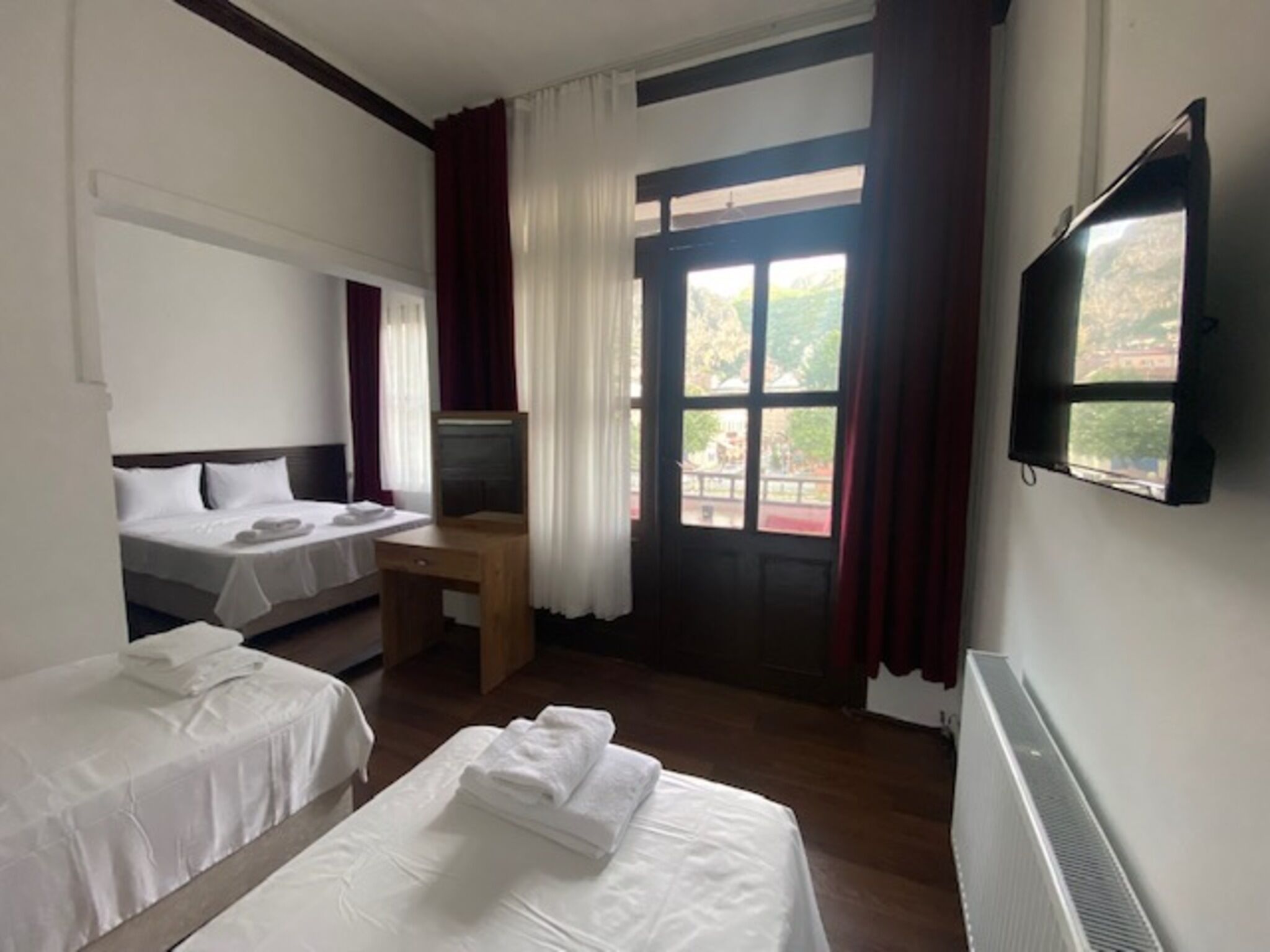 Premium bedding, WiFi (free), bed sheets