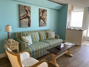 Deluxe-huoneisto | Oleskelualue | Taulutelevisio