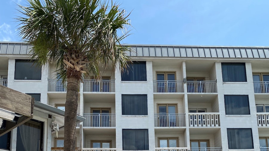 Silver Beach Club