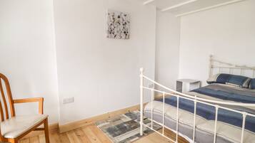 Cottage | 2 bedrooms, individually decorated, individually furnished, free WiFi