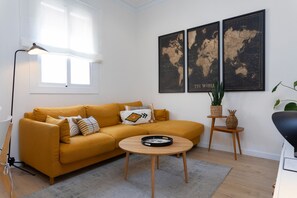 TV - 63MAL1030 Spectacular apartment in Sagrada Familia (Barcelona)